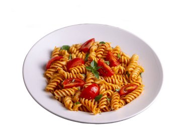 Fusilli makarna, sarmal ya da domates soslu makarna - İtalyan yemeği tarzı.