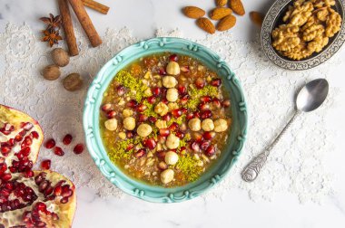Geleneksel lezzetli Türk tatlıları; Ashura (Emin)