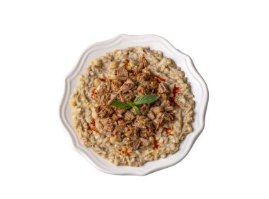 Geleneksel Türk yemekleri, et ve buğdaydan yapılır, lezzetli ramazan yemekleri (Türkçe adı: Keskek;)