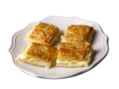 Lezzetli Türk tepsisi pastası, peynirli su boregi. Adana borek.