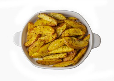 Fırında patates çok lezzetli görünüyor..