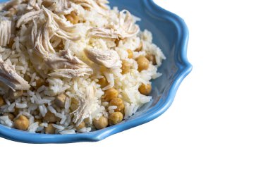 Geleneksel lezzetli Türk yemekleri; Nohutlu pilav ve tavuklu pilav (Türkçe adı: Tavuklu nohutlu pilav))