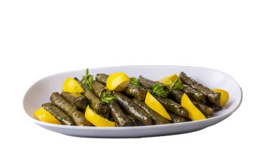 Geleneksel lezzetli Türk yemekleri; Dolma yaprak (Yaprak sarmasi)