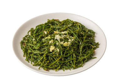 Fasulye ve yeşil meze masada. Türk ismi; Deniz borulcesi mezesi