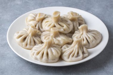 Geleneksel Gürcistan yemeği - Hinkali - Khinkali haşlanmış khinkali kuzu eti veya peynirli