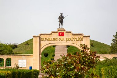 Dumlupinar, Hindi. 23 Nisan 2024. Dumlupinar, Kutahya, Türkiye 'de Dumlupinar Şehitliği.