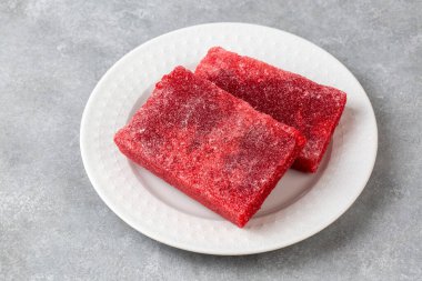 Kizilcik veya Kizamik Sekeri - Lohusa Şerbet için kullanılan kırmızı şeker.