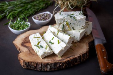 Van Turkey 'den Herbed Cheese. Türkçe adı: Van Otlu Peynir