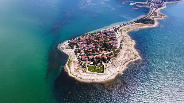 Türkiye 'nin Egirdir Gölü Isparta ilinde yer almaktadır..