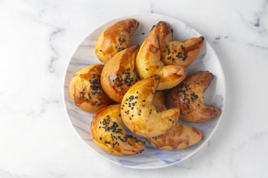 Türk mutfağından; ay çöreği lezzetlidir - Türk adı; ay pogaca veya ay coregi