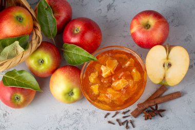 Taze elmalı elma reçeli