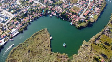 Kaunos Dalyan 'daki kaya kesimli tapınak mezarları - Türkiye (Türkçe adı; kaya mezarları) Antik Dalyan vadisi Kaunos kenti, Türkiye. Kaunos (Latince: Caunus), Anadolu 'da bir şehirdir.