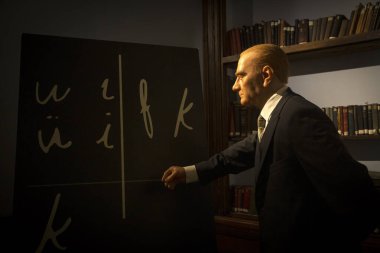 İzmir - Türkiye, 28 Kasım 2024, İzmir Cumhuriyet Eğitim Müzesi - İzmir Cumhuriyet Egitim Muzesi