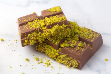 Çikolata trend; Dubai çikolatası şam fıstığı ezmesi ve kadayif.