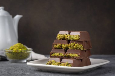 Çikolata trend; Dubai çikolatası şam fıstığı ezmesi ve kadayif.