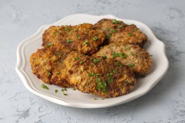 Türk usulü köfteler (Türkçe adı; Kadin Budu Kofte )
