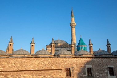 Konya, Türkiye - 02 Şubat 2025: Mevlana Müzesi ve Konya Türkiye 'deki Mevlana Mezarı