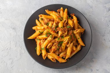 Kıyma ve domates soslu makarna.