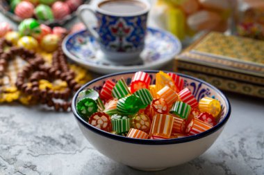 Geleneksel Türk Ramazanı Şeker Şekeri, Çikolata Şekeri ve Badem Şekeri