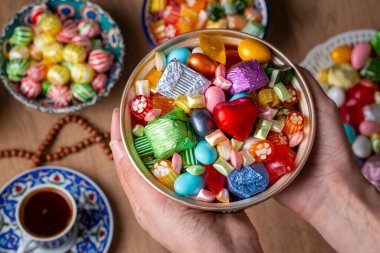 Geleneksel Türk Ramazanı Şeker Şekeri, Çikolata Şekeri ve Badem Şekeri