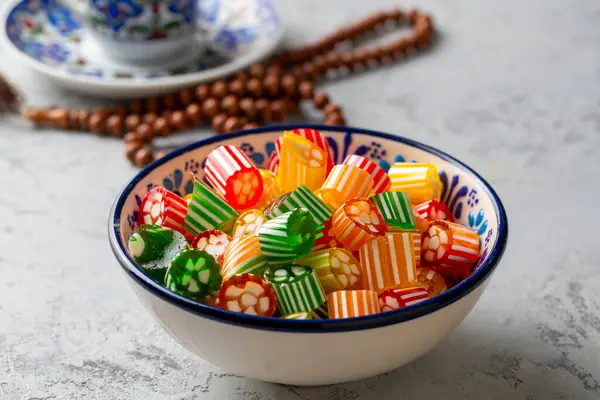 Geleneksel Türk Ramazanı Şeker Şekeri, Çikolata Şekeri ve Badem Şekeri