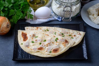 Türk D Borek - Geleneksel el yapımı Türk pastası (Türkçe adı; d borek))