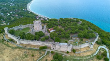 Platamon Kalesi, Pieria, Makedonya, Yunanistan'ın havadan görünümü