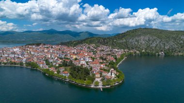 Yunanistan 'ın kuzeyinde Kastoria ve Orestiada Gölü