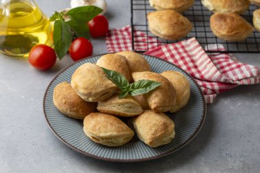 Tiropitkia Kourou; küçük peynirli turtalar