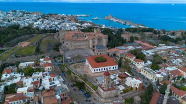 Rodos - Yunanistan, 7 Nisan 2025, Rodos eski kenti, Yunanistan 'ın Rodos adasındaki Rodos adasında büyük üstat panoramik manzaralı