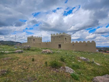 Hitit kalesi ve kale duvarları Hattusa, Corum şehrinde. Hattusa, Türkiye 'de UNESCO' nun dünya mirası sahası