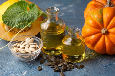 Balkabağı tohumu yağı ve taze balkabağı..