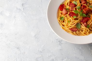 Sosisli makarna - ahtapot spagetti- Türk ismi; Sosisli spagetti