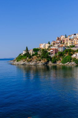 Kavala, Makedonya, Yunanistan ve Avrupa 'daki eski kent ve denizin manzarası