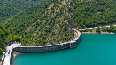 Plastiras Barajı, Yunanistan 'ın Karditsa bölgesindeki Tavropos Nehri' ne el koyarak yapay Plastiras Gölü 'nü oluşturan bir baraj.. 