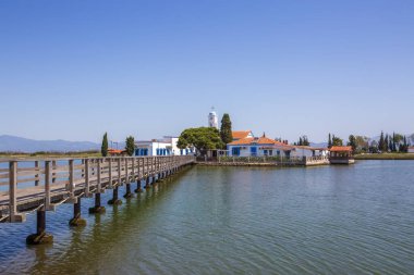 Porto Lagos - Yunanistan, 24 Haziran 2025, Saint Nicholas Manastırı Porto Lagos, Doğu Makedonya ve Trakya 'daki iki adada yer almaktadır.