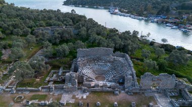 Eski Iasos şehrinin kalıntıları. Kiyikislacik kasabası, Mugla şehri, Türkiye