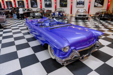 İzmir - Türkiye, 01 Mayıs 2025, Key Museum en kapsamlı klasik araba ve motosiklet müzesi, Torbali - İzmir