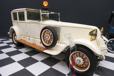 İzmir - Türkiye, 01 Mayıs 2025, Key Museum en kapsamlı klasik araba ve motosiklet müzesi, Torbali - İzmir