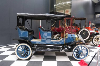 İzmir - Türkiye, 01 Mayıs 2025, Key Museum en kapsamlı klasik araba ve motosiklet müzesi, Torbali - İzmir