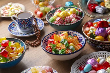 Geleneksel Türk Ramazan Şekeri Sert Şeker, Çikolata Şekeri ve Badem Şekeri