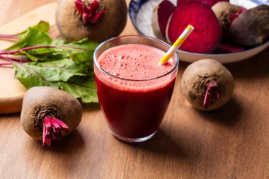 Sebzeli taze pancar suyu - pancar püresi