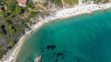 Vourvourou yakınlarındaki güzel Fava kumsal sahili, Yunan yarımadası Sithonia, Chalkidiki (Halkidiki), Yunanistan, 