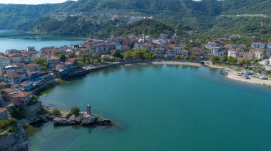 Türkiye 'de Bartn' ın Amasra ilçesine ait hava görüntüleri bir insansız hava aracı tarafından sağlandı.