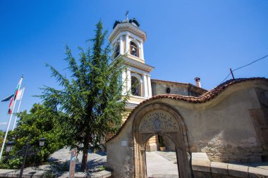 Filibe, Bulgaristan - 03 Ağustos 2025: Filibe 'nin tarihi kesiminde Kutsal Bakire' nin Varsayımı Kilisesi