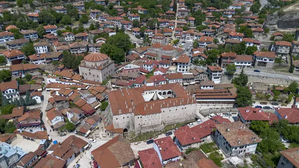 Safranbolu - Türkiye, 10 Aralık 2023. Safranbolu 'da Geleneksel Osmanlı Evleri. 