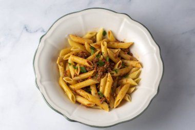 Kıyma ve domates soslu makarna.