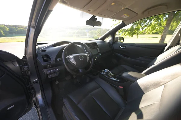 Tonsberg Juni 2023 Sølvgrå Nissan Leaf Kompakt Elbil Segmentet Bil – stockfoto
