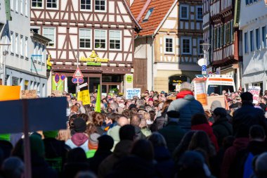 Leonberg, Almanya 01.28.2024: AfD karşıtı gösteri, halk liderleri