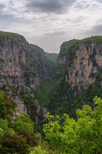 Pindus Dağları 'ndaki Vikos Boğazı, Yunanistan